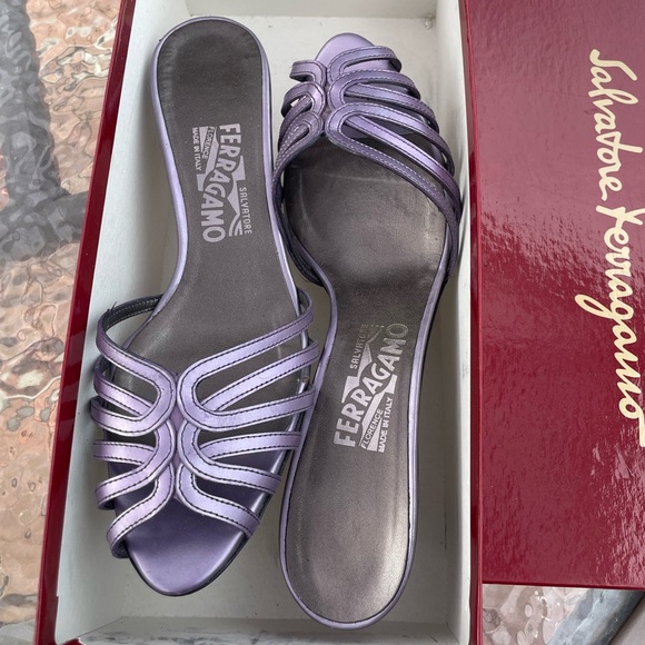 Salvatore Ferragamo Metallic Purple Leather Heels Size 8B - Picture 2 of 16